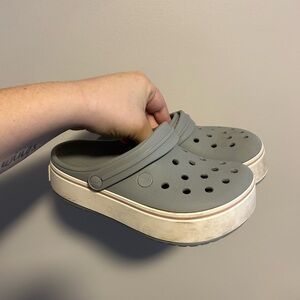 CROCS women’s 6 grey platform  Elevated Clogs shoes